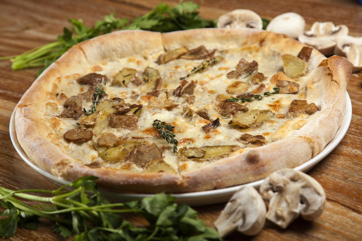 Too busy relaxing to pop in to Per Te today? That’s okay! We can deliver fresh #pizza to you! Call or order online with us, Deliveroo or #Ubereats.
perte.ae