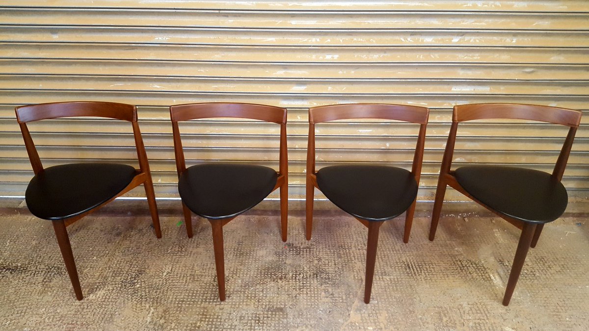 Docfurniture's tweet photo. Teak table &amp; chairs restored, Hans Olsen, Frem Røjle 
#hansolsen #fremrøjle #teak #teakfurniture #teaktable #gplan #retro #repolished #upcycledhour #sheffield #sheffieldissuper #thefurnituredoctor #frenchpolish #restorationweekend https://t.co/TIgst6RewX