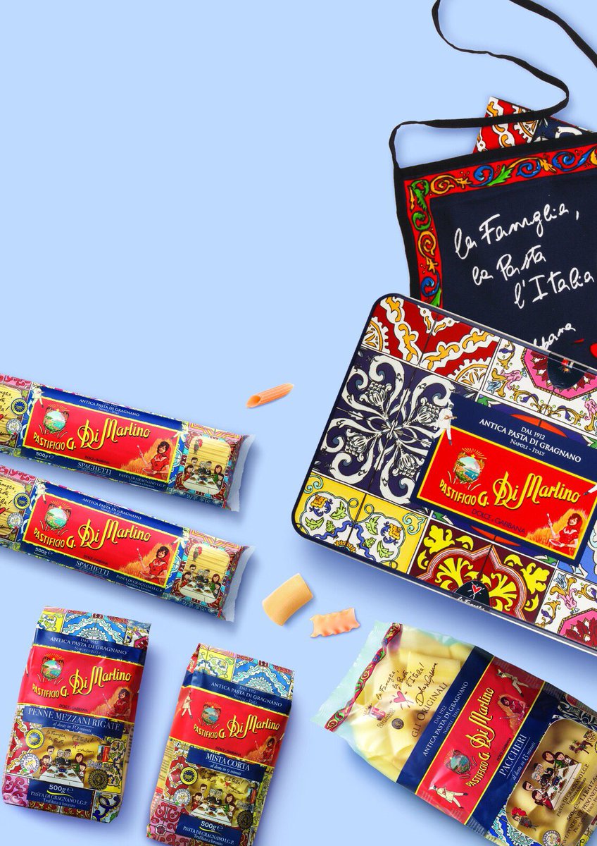 dolcegabbana's tweet photo. What is a typical Sunday morning in Italy? 
It's one with family and friends, eating great food and celebrating family and love!
Make it even more special with the #DGPasta from @pastadimartino.
#PastaDiMartino #MadeinItaly🇮🇹 https://t.co/ulMXN96sFo