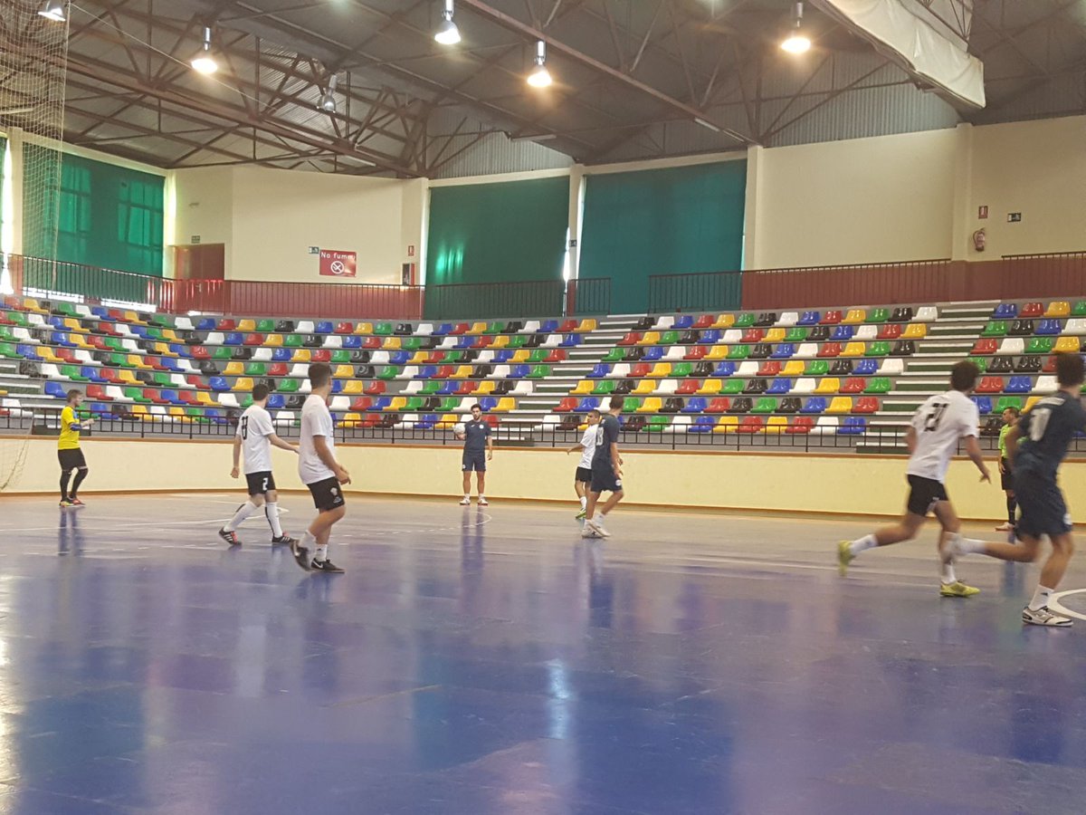 #BuenosDias 👋
¡Comenzamos el Domingo con resultados ⚽!
[#1ra]
<a href="/Decokeden/">Pinturas Decokeden</a> 3-1 Atlético FS

[#2da]
<a href="/RockCandyCoffee/">Rock Candy Cafetería</a> 10-2 @ElcheEliteFS 
<a href="/CJALTABIX/">BARCALASPARRA/BREAKINGBURGER/CJ.ALTABIX</a> 2-6 @noeminailsfs