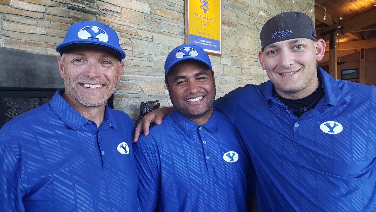 nomadcoug's tweet photo. @kelli_BYUFan @khyiristonga Yup. Love me some @khyiristonga! He's my 2nd fav dude from #GrangerHS. Myfav: would be my brother @lasersheep that dude sits atop that peak. #FamilYoverEverything #UnitedUnderTheStretchY https://t.co/NEkqSyMCZB