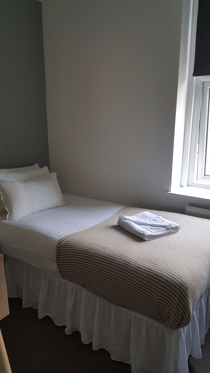 oldshiphackney's tweet photo. For the best deals on accommodation, book direct with us. https://t.co/xo8VizJ5i9 #Hackney #hotelrooms #ensuite #accommodation #visitlondon #HackneyEmpire #HackneyPH https://t.co/fbcRGYij9S