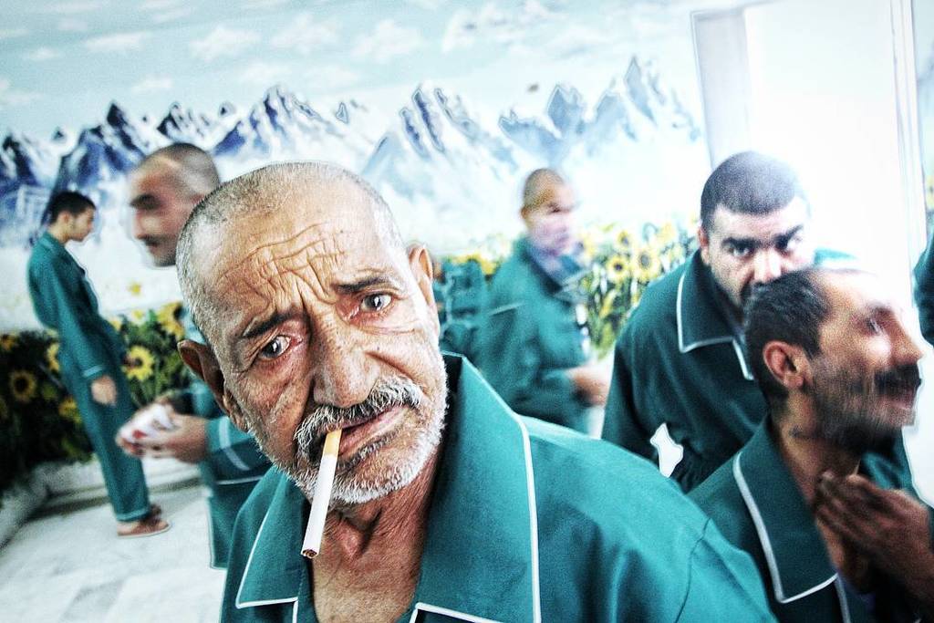 KhosroshahiAmin's tweet photo. A number of homeless people who have taken refuge in government warm house for the night to morning.
#documentphotographer #documentarypho… https://t.co/IJLCZSs1Vd