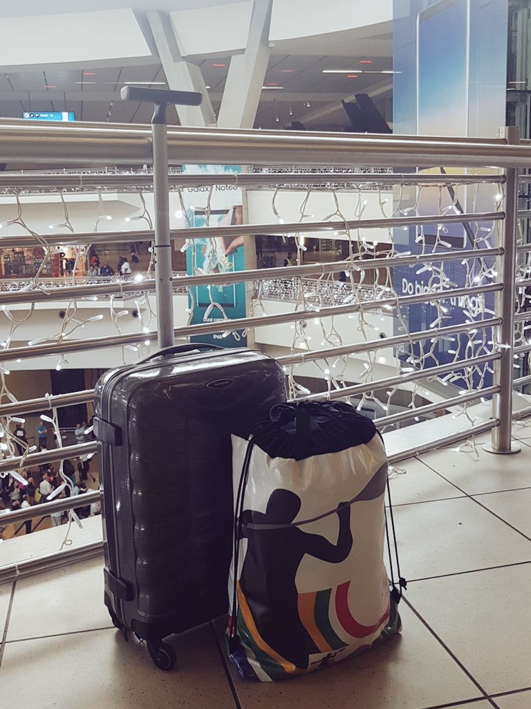HaylesZN's tweet photo. When your @SplashBags saves your bum because your check-in bag is overweight 😆🙈✔ https://t.co/bzMcmaqT4w