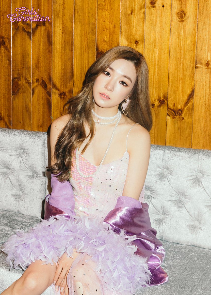 jiopadli's tweet photo. Stephanie Hwang Holiday Album https://t.co/0lATZIHCrX