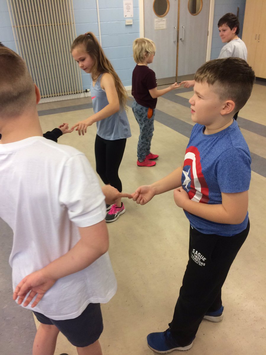 P2_3langlees's tweet image. On Monday we took eachother on trust walks #developingtrust