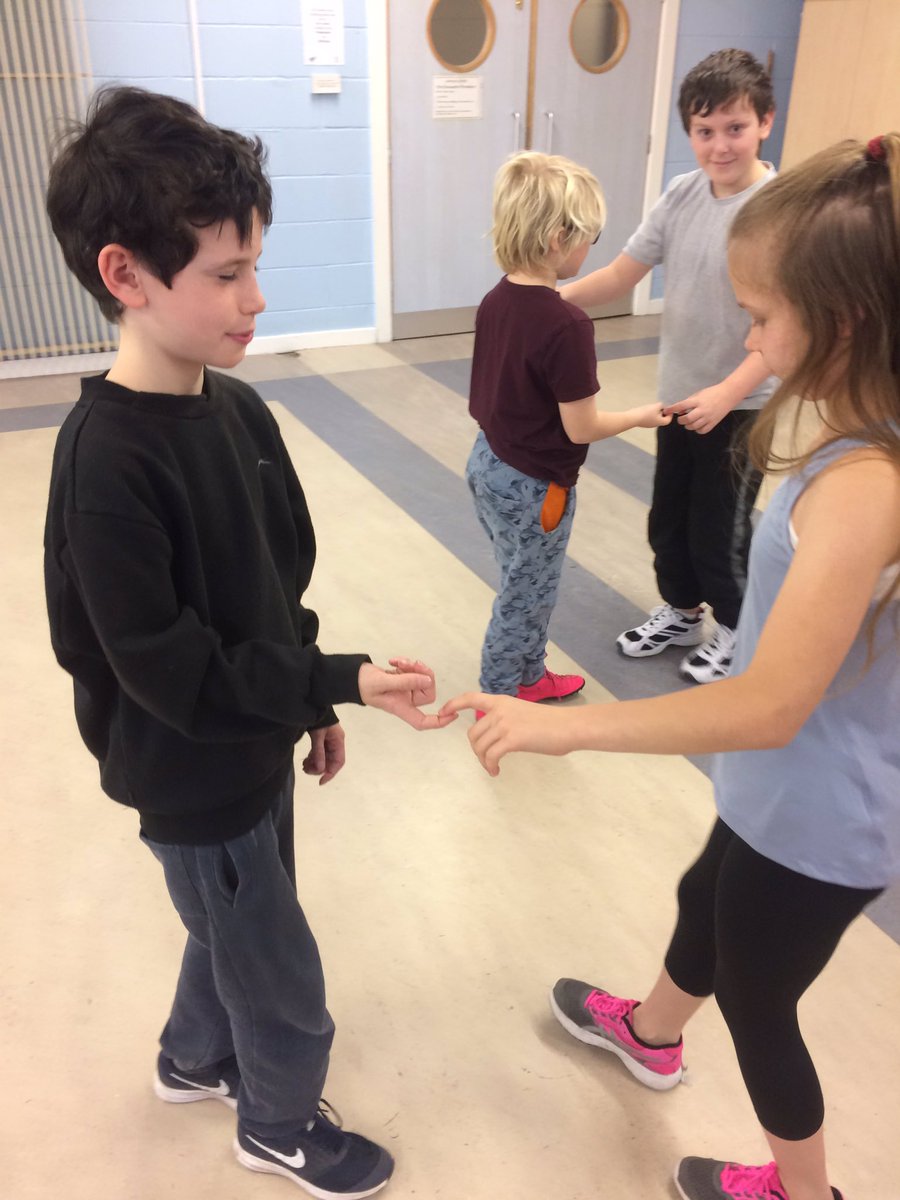 P2_3langlees's tweet image. On Monday we took eachother on trust walks #developingtrust