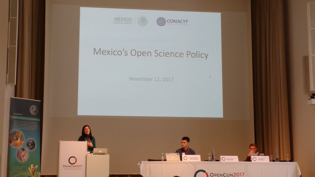 @Eunizeh at <a href="/open_con/">OpenCon</a>  explaining the Mexican #OpenScience policy development 💜