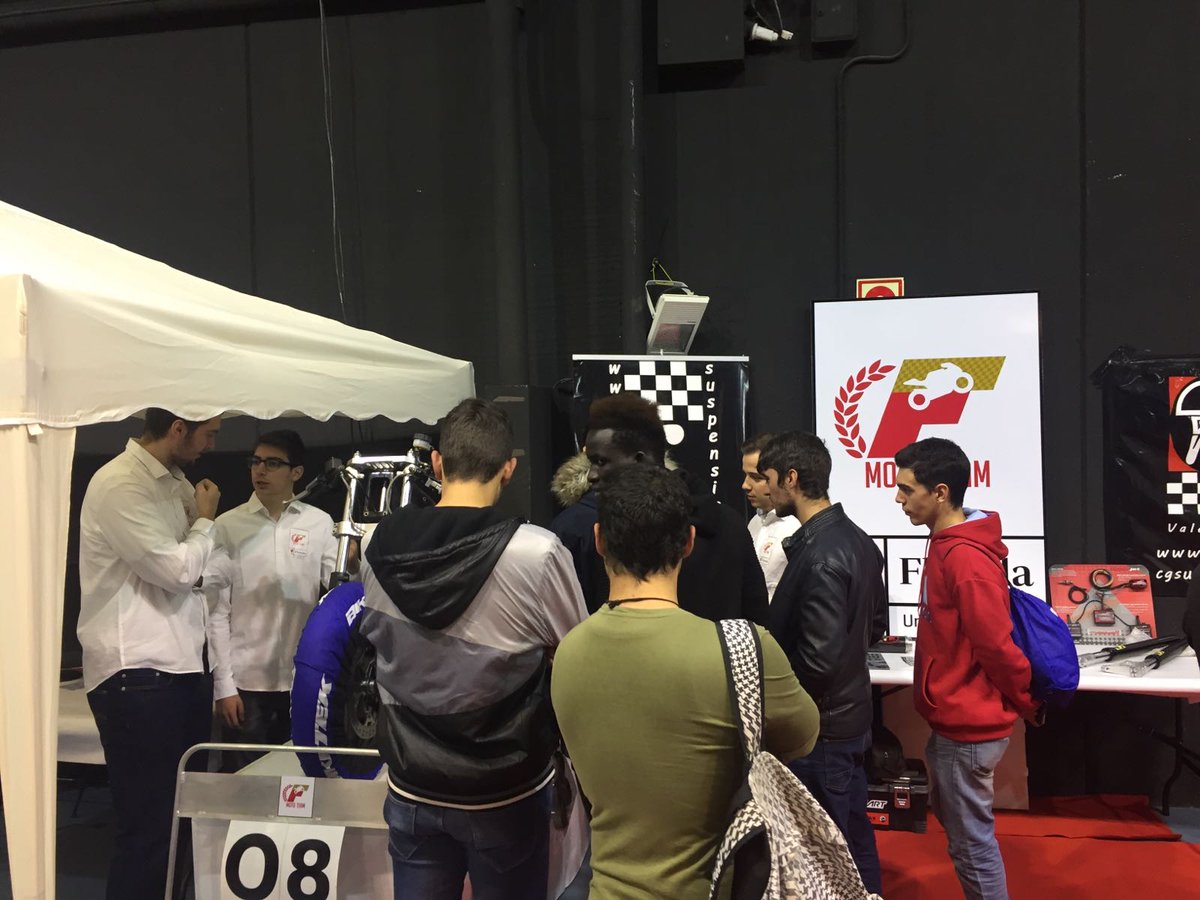 floridauni's tweet photo. Sorteamos 2 sliders entre l@s q os acerquéis al stand D63 de @2ruedas_fv Firmados x @Jorge_Navarro9 y @AaronRider47! https://t.co/AEfbc0Nocw https://t.co/571kTs6jVr