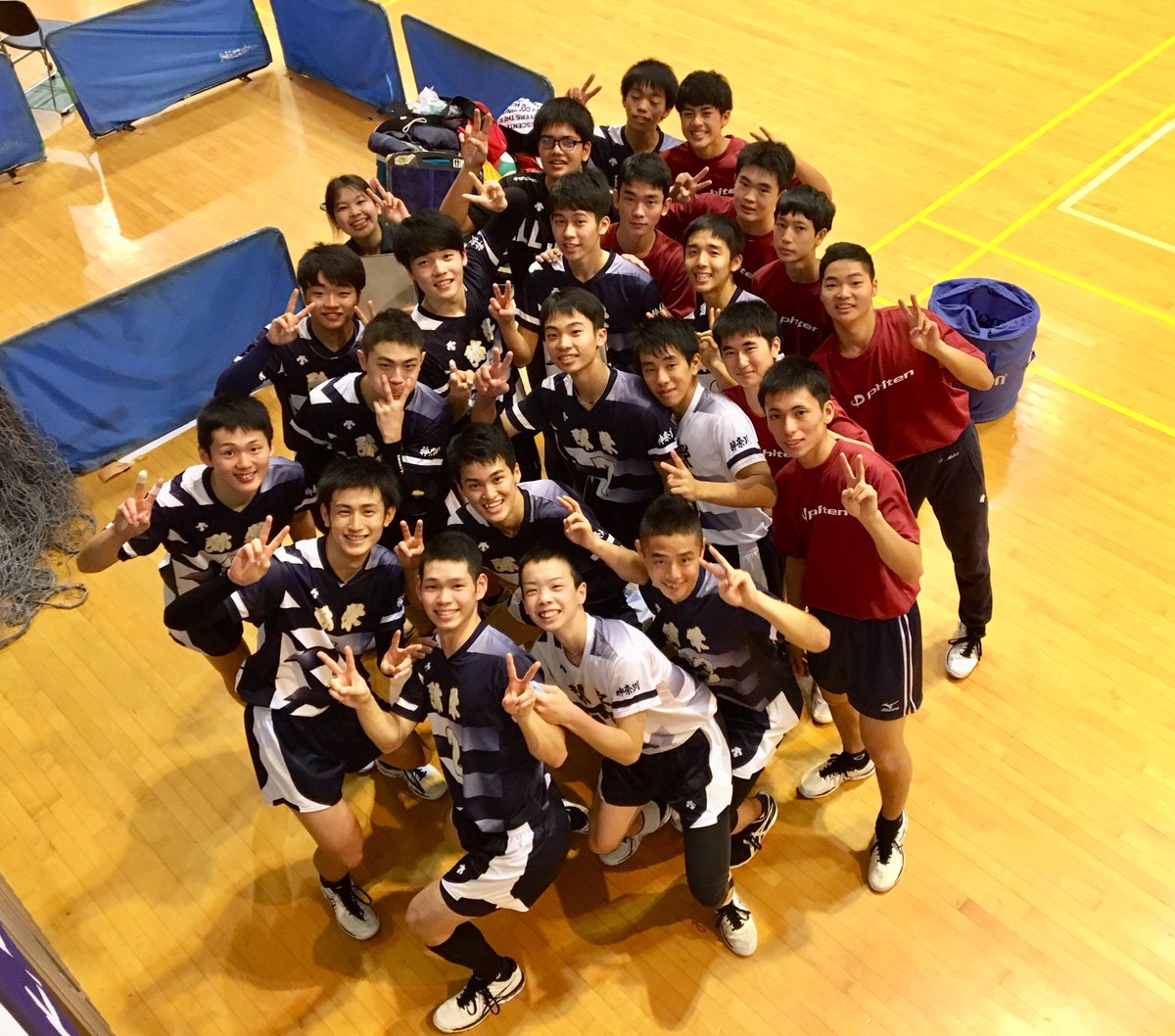 弥栄高校男子バレーボール部 على تويتر 結果 春高予選3日目 決勝vs荏田 1set 18 25 2set 27 29 1位 荏田 2位 弥栄 3位 川崎橘 3位 東海大相模 1月4日から開催される春高本戦に向けて 引き続き頑張ります 応援よろしくお願いします