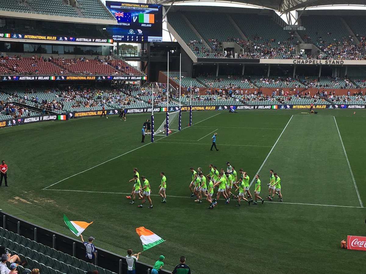 patrickjhoran's tweet photo. Hon Eire #IntRules @TheAdelaideOval https://t.co/Pyqp9keCmv