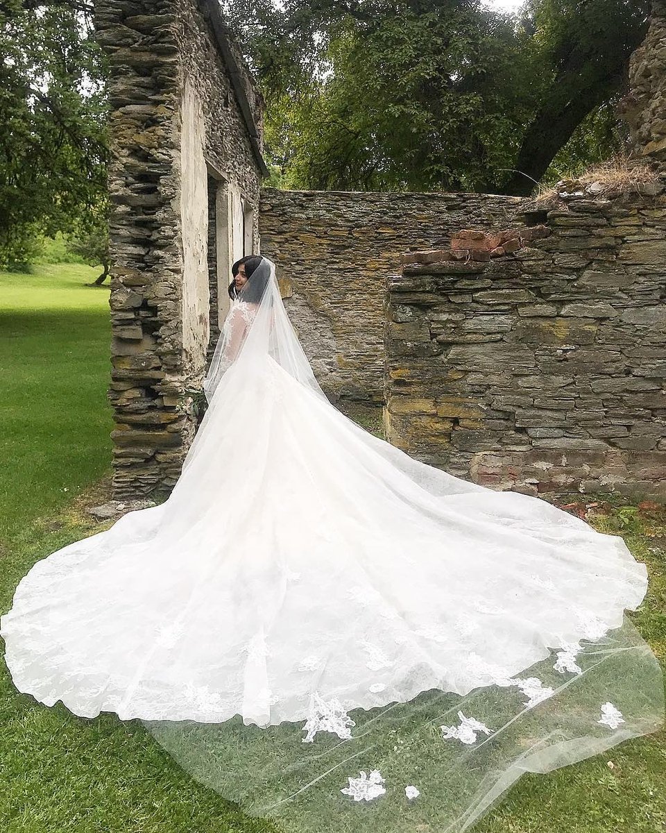 VhongAnneFandom's tweet photo. Beautiful in white 👰 @annecurtissmith  #TheWanForAnne 

*CTTO https://t.co/0CWJeJHfLy