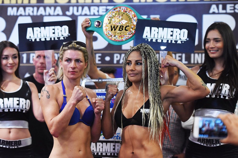 delacruzign's tweet photo. #SabadoYMeUrge que inice la pelea de  #Barby #Alesia #Combatemx @TD_Deportes @maryjuarezcute @AlesiaGraf #SabadosDeBox https://t.co/GLcQJGrWcP