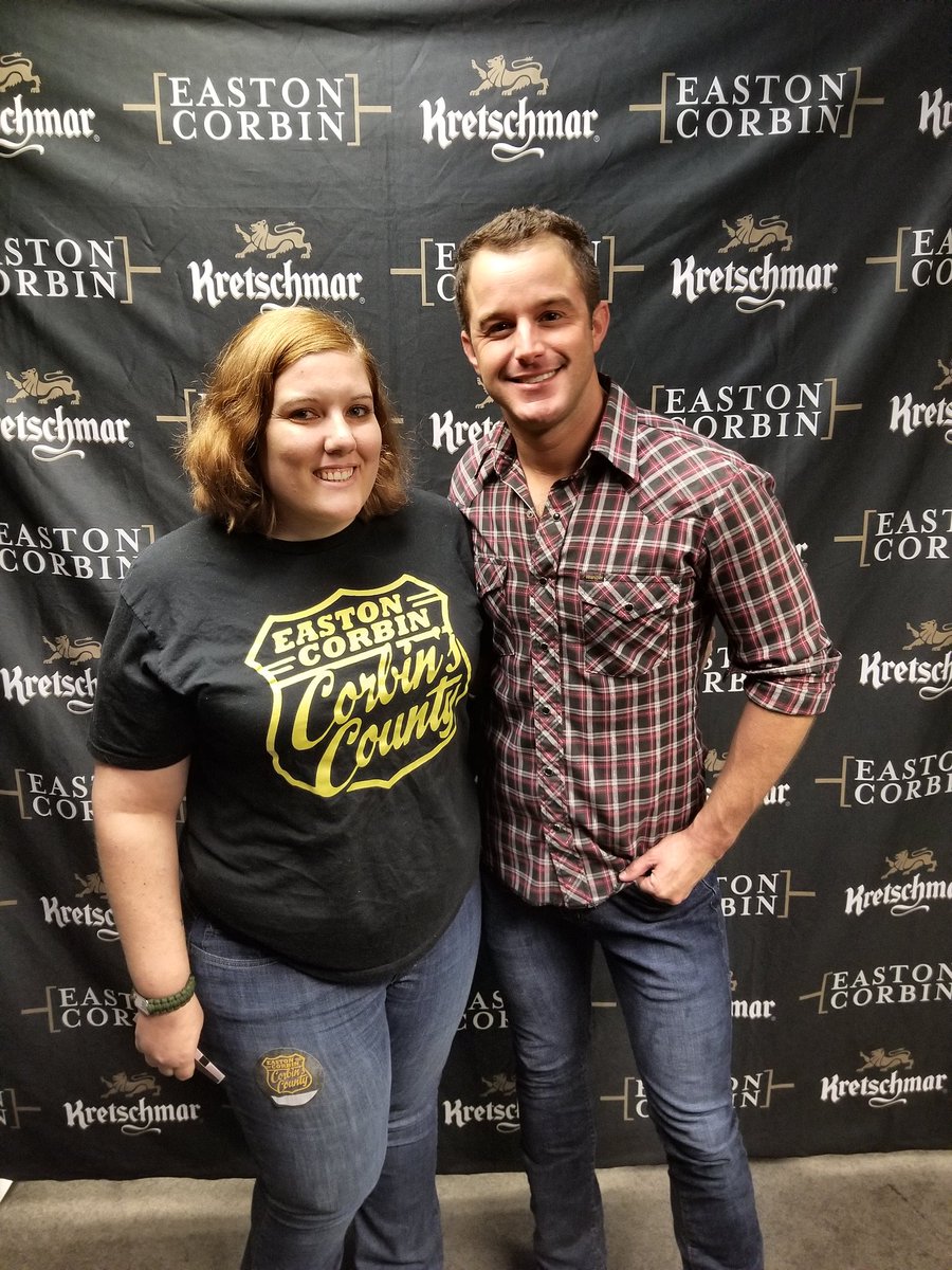 Nicole2484's tweet photo. Last night was awesome seeing @eastoncorbin with @TheAlabamaBand bonus was the meet n greet 4yrs after the first #corbincounty https://t.co/CoqZIVYHoH
