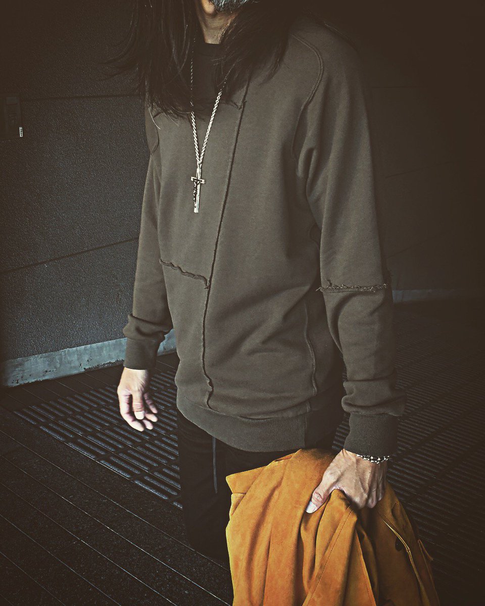 STRUM_OFFICIAL's tweet photo. 本日のスタイリング
https://t.co/gHLT4R5CiF
#strum #leather #ストラム #革 #レザー #flagshipshop #official #flagship #strum #lucinda #leather #riders #burnout #burningdyed #burnup #ストラム #革 #革ジャン #革ジャンを燃やす #レザー #ライダース #silver #rosary #シルバー #ロザリオ https://t.co/MhQ35Vd0em