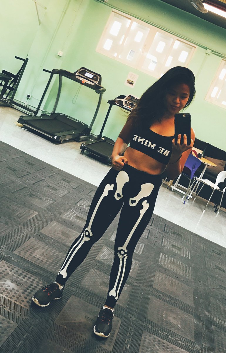 Bern12893's tweet photo. I don't care if Halloween is over. #fitness #girl #fit #workouts #absday https://t.co/CQp9sm5b9Y