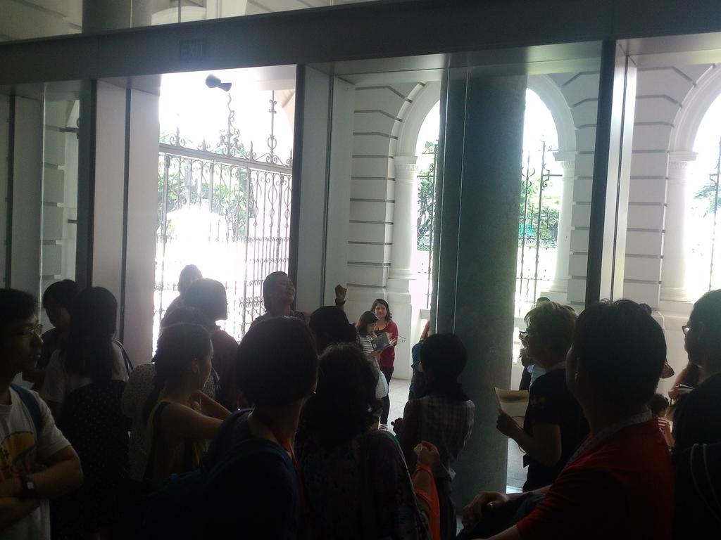singnoname's tweet photo. The queue for the Closing Debate tickets should be easily 200 people long. #sgwritersfest #SWF2017 @sgwritersfest https://t.co/1n4ubEtgUj