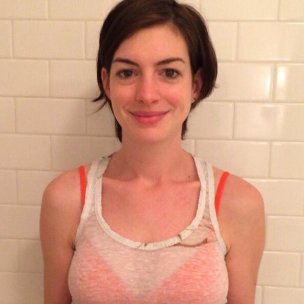 Happy birthday to the beautiful Queen Anne Hathaway  