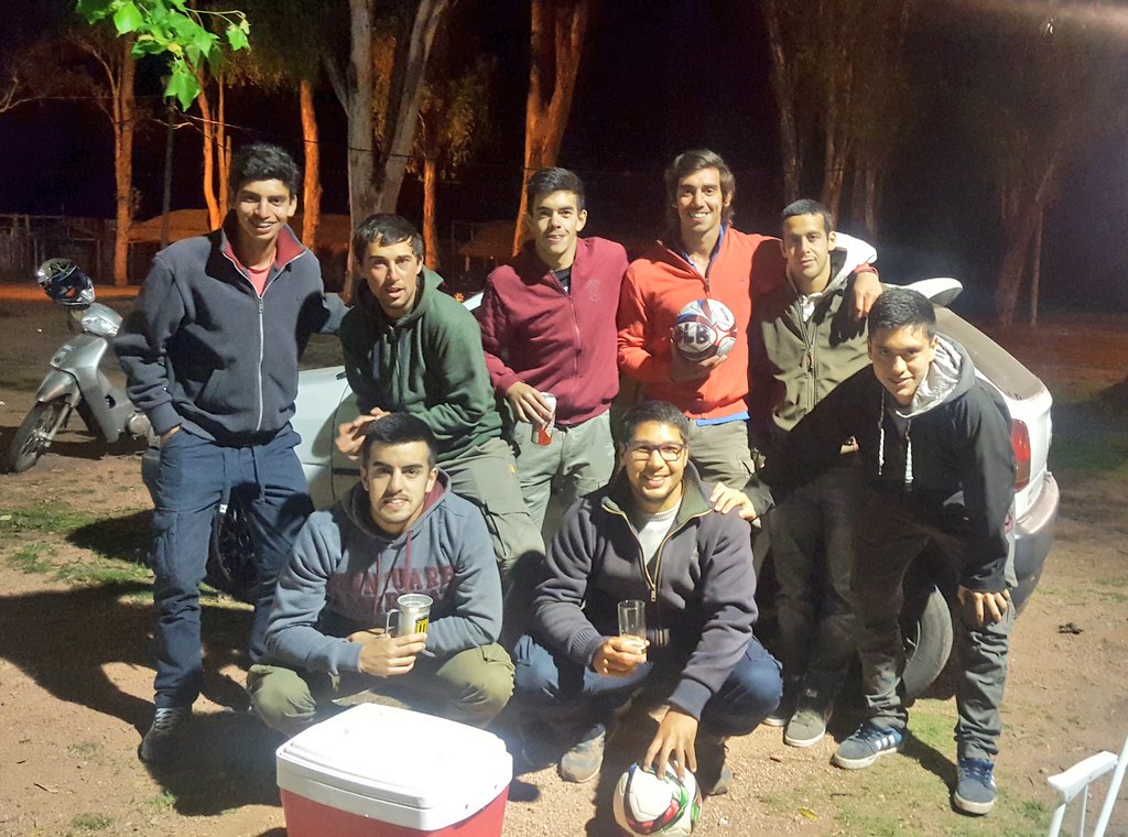 LBFC2017's tweet photo. Con alineación ya confirmada para la definición de la serie 3. Hoy el plantel concentra en W con Denis y otra parte en Renovar con Caracol. Mañana tenemos DT llegado de Asia  #VamoLB https://t.co/9rbr1jOVO6