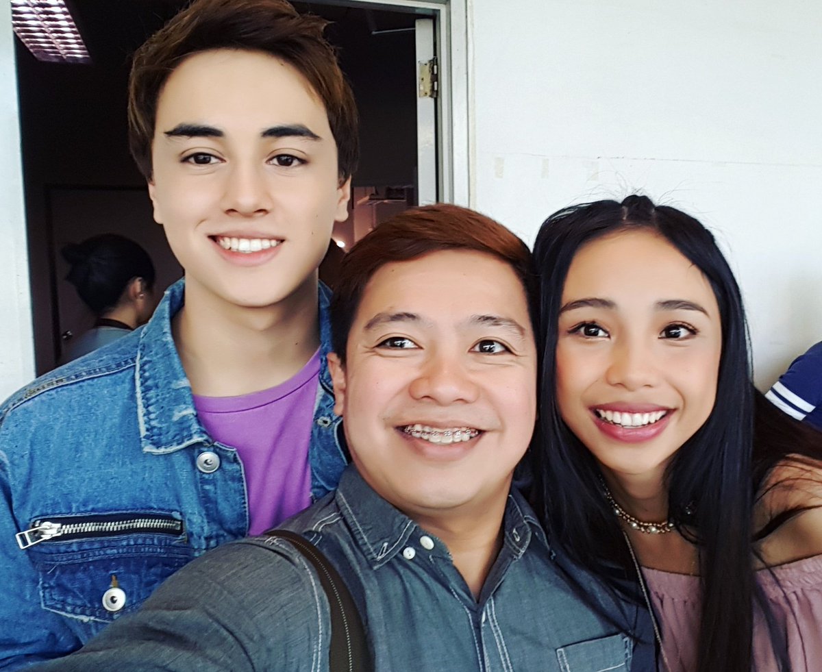 ChikkanessAve's tweet photo. Yeyyyyy my Sunday is complete with my dear #MayWard sabi ko sa gitna ako ngayon para hindi talaga ma-crop ever hahaha #ParaSaMarawi https://t.co/Qfa8qxruh1