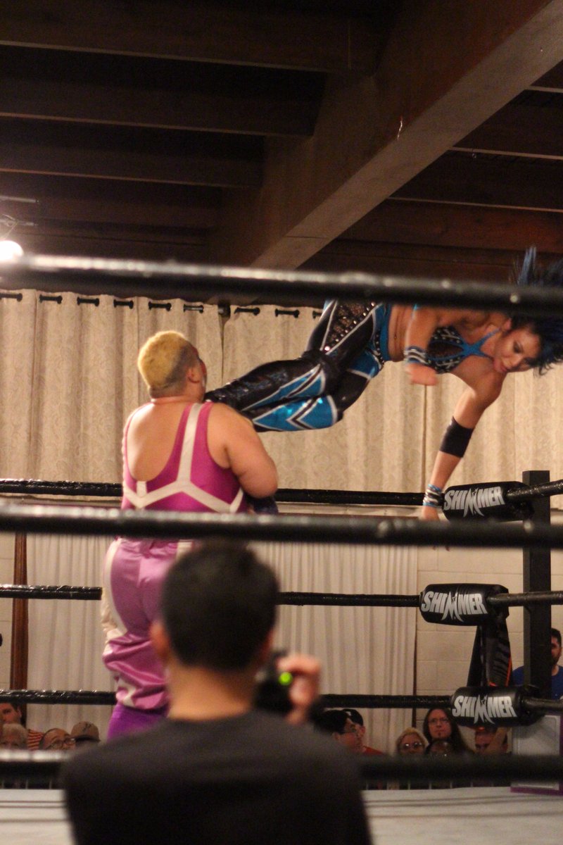 DAFALCON11's tweet photo. @MiaYim v #AjaKong @SHIMMERwomen #Vol97 #DreamMatch https://t.co/ALalOimGLT