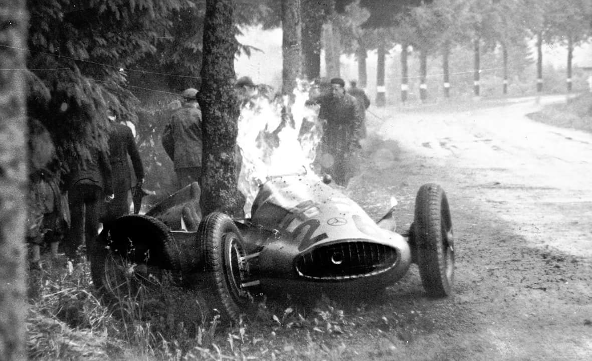formulersimages's tweet photo. Esto es un accidente gravísimo y mucho más de lo que parece. #FormulersImages https://t.co/EnLh0xNk9r