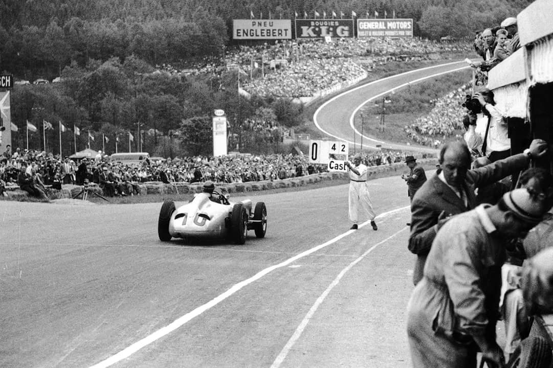 formulersimages's tweet photo. .@circuitspa, un clásico del automovilismo a nivel mundial. #FormulersImages https://t.co/BpC9t4kajd