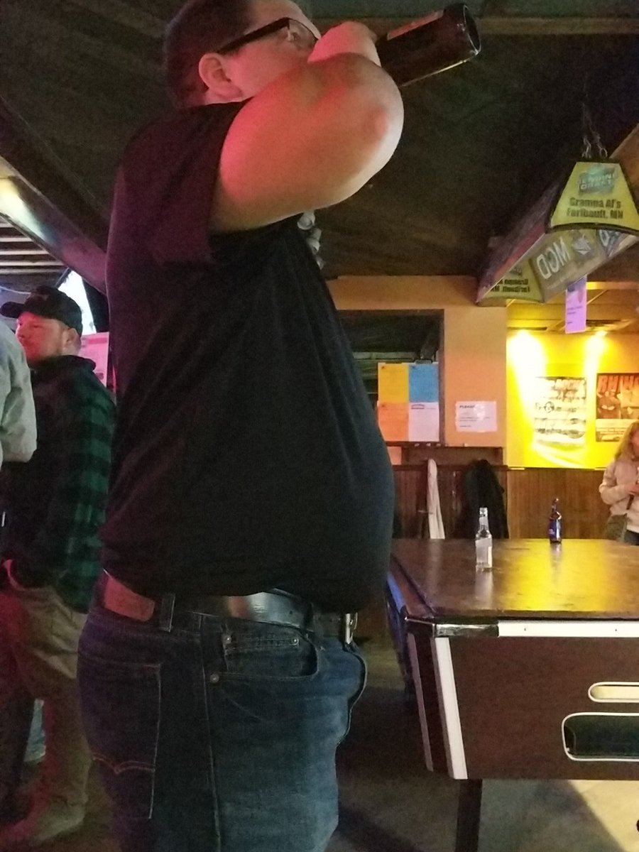 a_dwiz's tweet photo. @h3h3productions getting all the ladies with the chub and tuck https://t.co/YlCIu73bvx