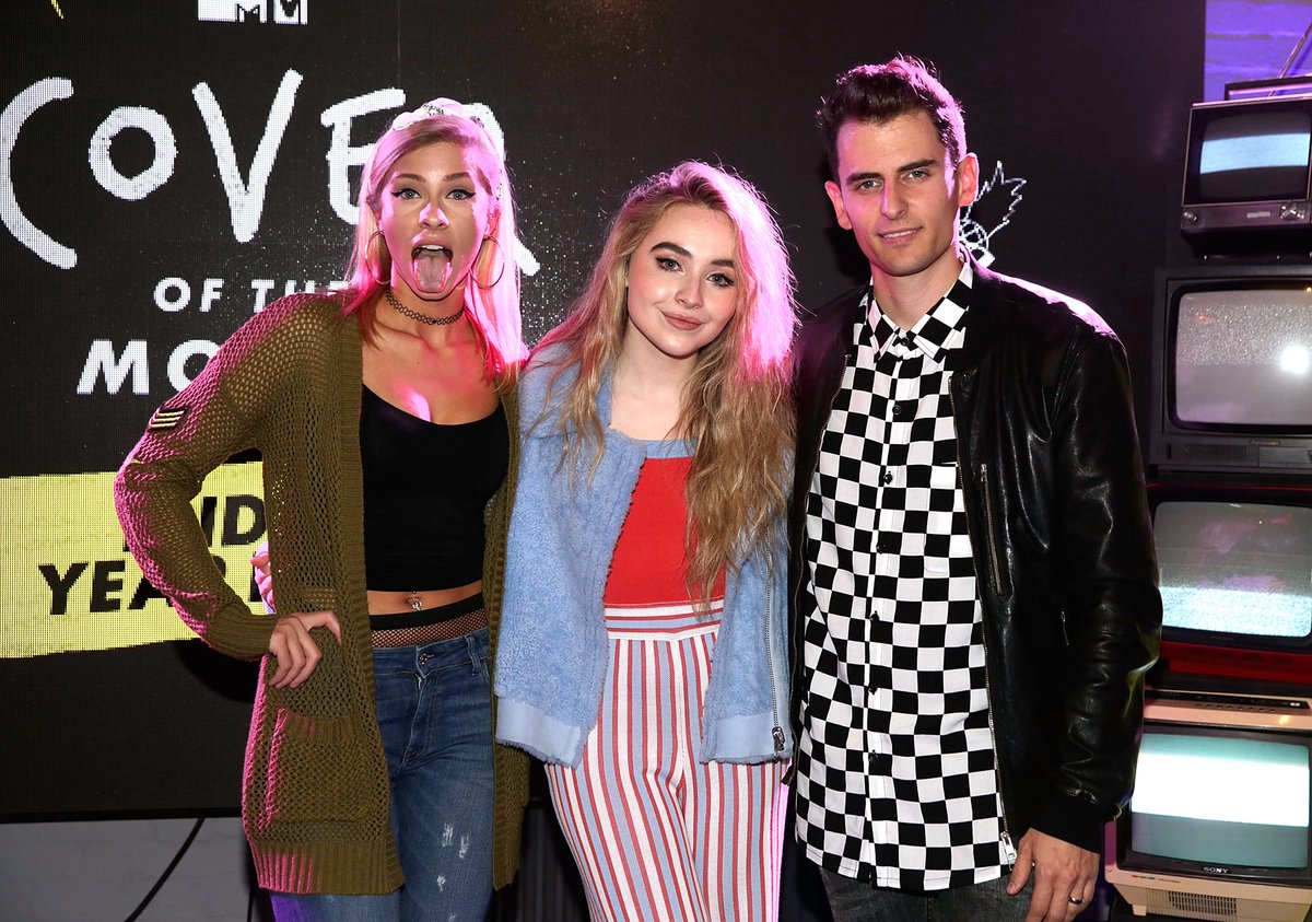 SabrinaNewsFR's tweet photo. PHOTOS: Sabrina dans l’émission #MTVCOTM à Londres (11/11/17) https://t.co/RUn8YgX5iL