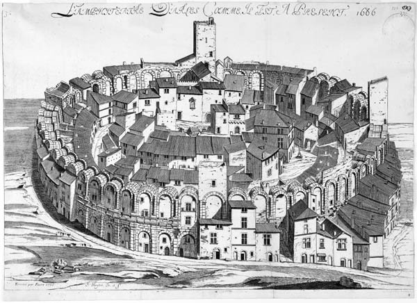louismoulin's tweet photo. Pendant des siècles, les arènes d'Arles et de Nîmes abritaient des quartiers fortifiés. #LeSaviezTu #MoiPas #ReconversionUrbaine https://t.co/chv8DVAxRJ