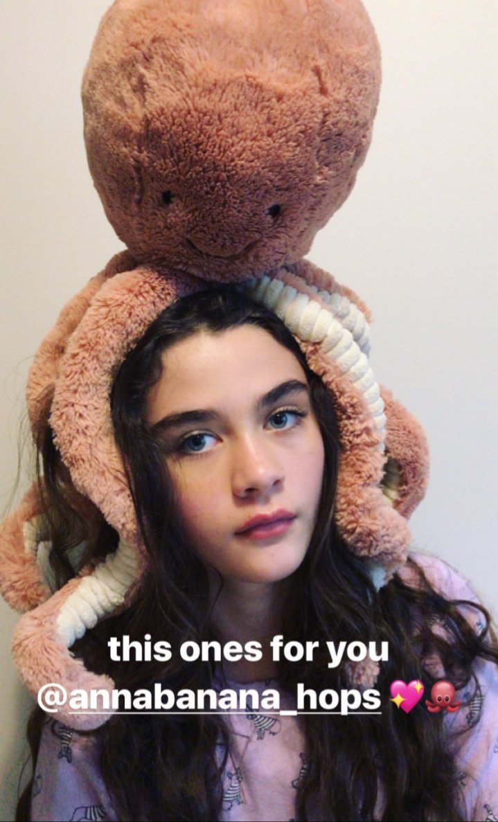 TMI_Uruguay's tweet photo. 😄😄 You look adorable @LolaFlanery 🐙 #OctopusHead for @AnnaBananaHops....who's enjoying lazy Saturday w #Jasper #Cuties #MyKindOfSaturday https://t.co/cuerqwhawj
