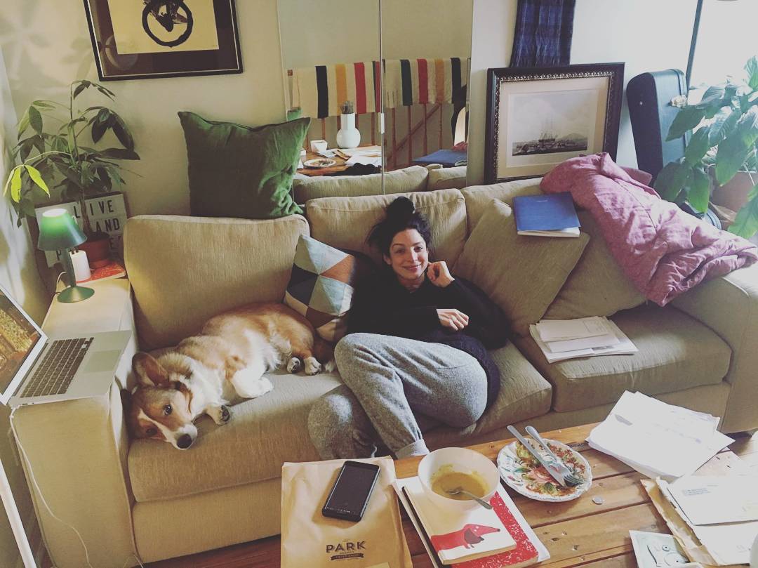 TMI_Uruguay's tweet photo. 😄😄 You look adorable @LolaFlanery 🐙 #OctopusHead for @AnnaBananaHops....who's enjoying lazy Saturday w #Jasper #Cuties #MyKindOfSaturday https://t.co/cuerqwhawj