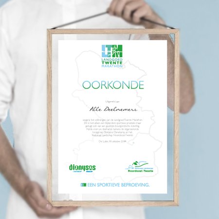 twentemarathon's tweet photo. Om in te lijsten: Je eigen gepersonaliseerde oorkonde Landgoed Twente Marathon 2017 is nu te downloaden op onze site: https://t.co/rLbxVeaJGn https://t.co/F6AilJZ0pI