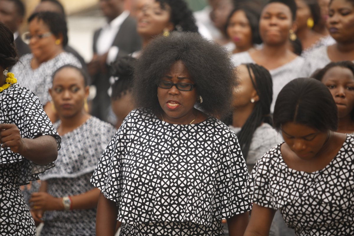 drsamamaga's tweet photo. #FDV MassChoir praising God with ♪♪♪ "You Reign" #SOC2017 #MiraclesInPureWorship #SalemFamilyWorldwide https://t.co/LSsCduD2TA