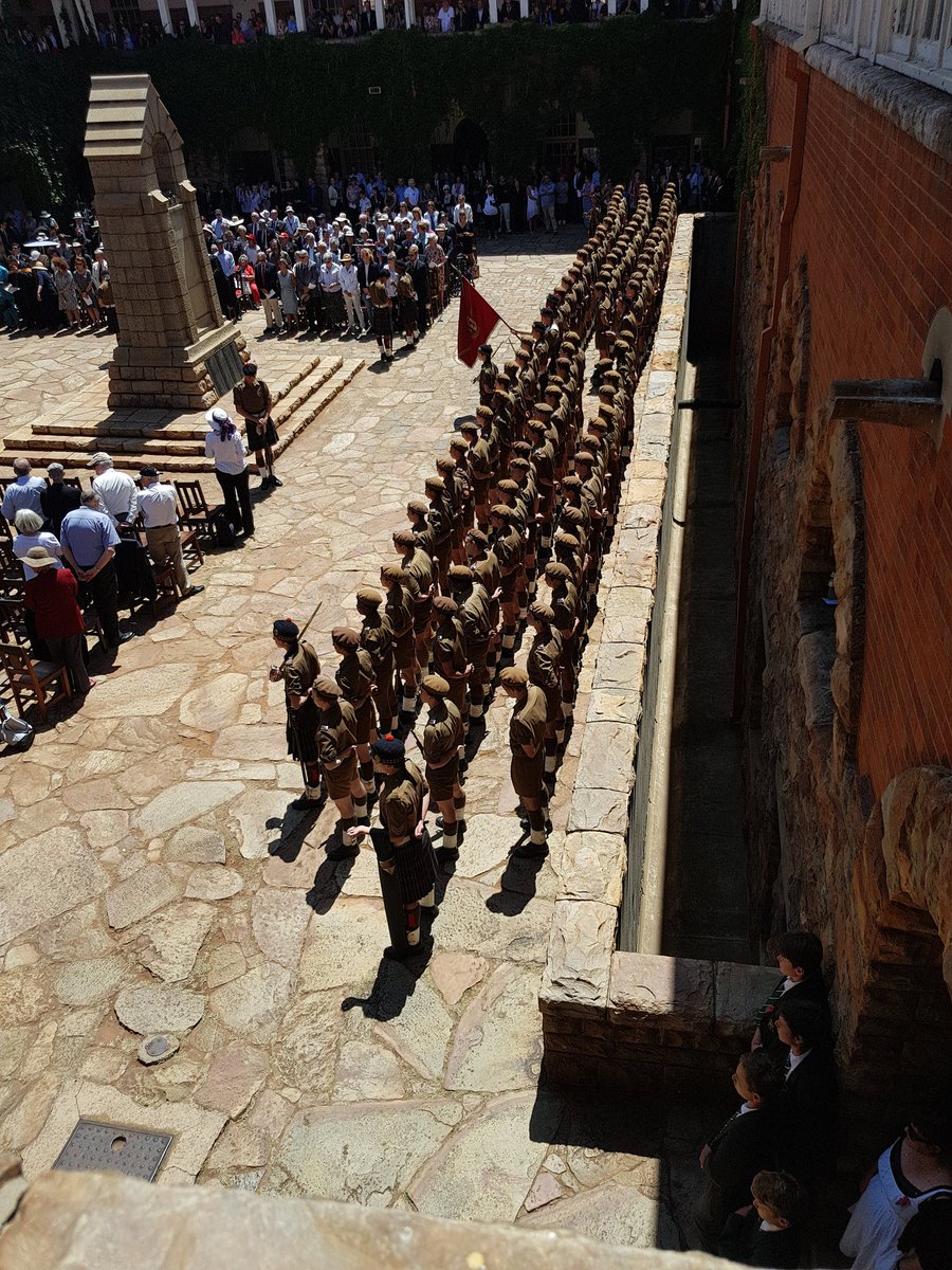 KingEdVIISchool's tweet photo. #RedMemorialParade @KingEdVIISchool #RemembranceSunday https://t.co/LGnkjpczVt