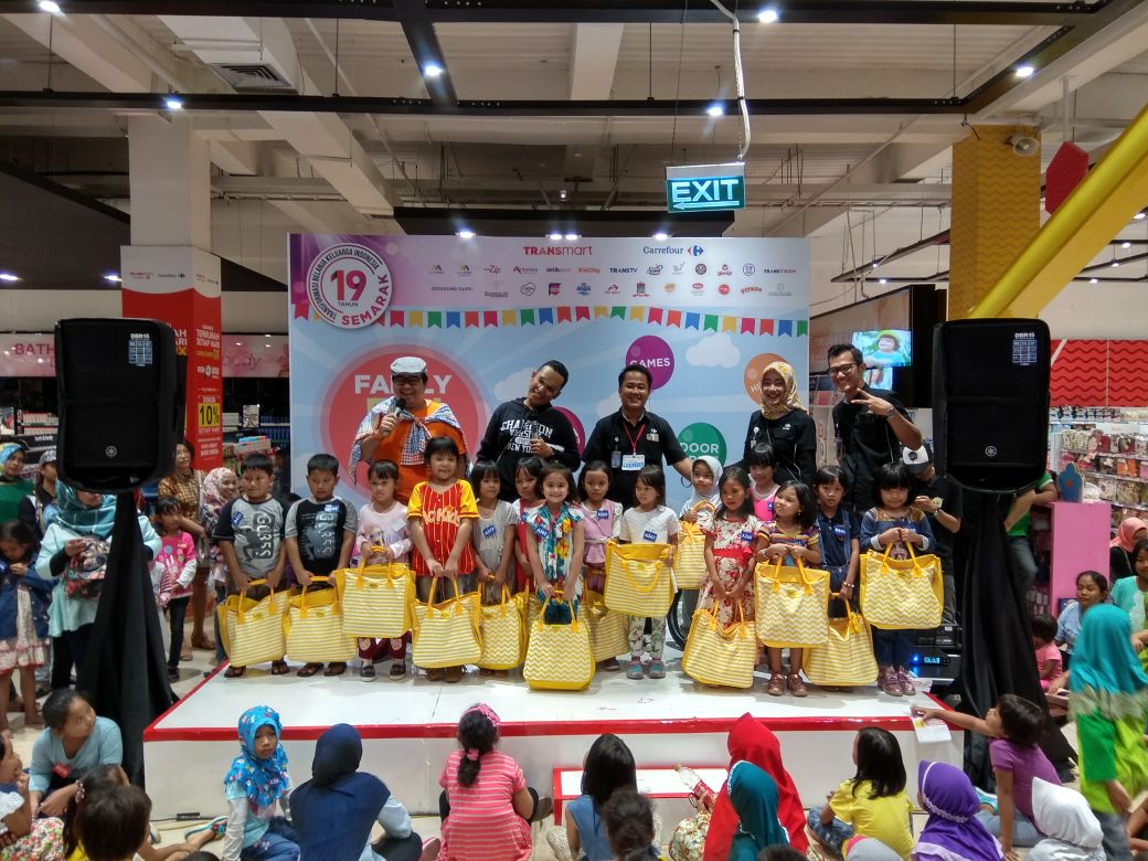 Transmart_IND's tweet photo. 4. Inilah para pemenang Lomba Mewarnai di Family Fun Day Transmart Kalimalang. Bagi adik-adik peserta yang belum menang, jangan patah semangat. Tingkatkan terus kreatifitas kalian. Sampai jumpa di event mendatang lainnya. 😊 https://t.co/zFUFiyQ6aC