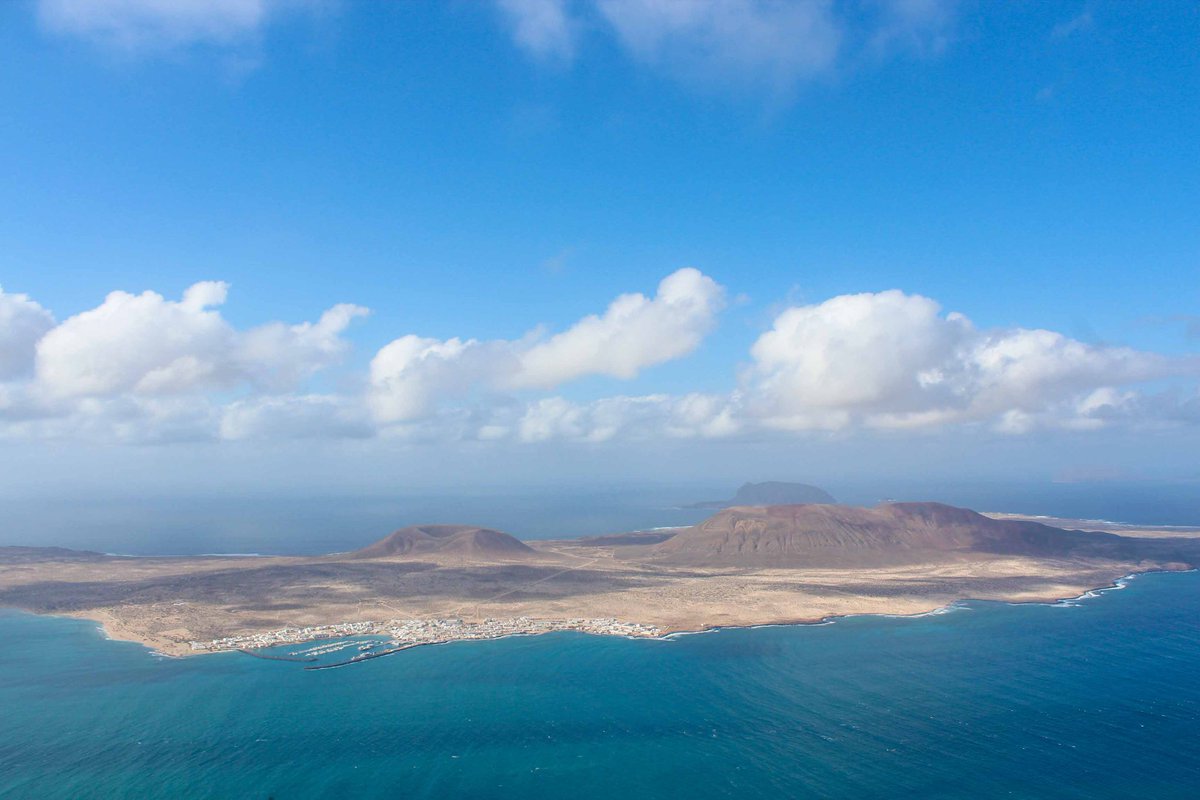 TravelFamilyBlo's tweet photo. The view from Mirador del Rio, over another Canary Island, La Graciosa. A must-see place while in Lanzarote.

@LanzaroteTours  

#lanzaroteexperiencetours 
#spain #topspain #topspainphoto #_ig_spain #ig_lanzarote #lanzarote #canaryislands #turismolnz #instagood https://t.co/yPzoPzpJXE