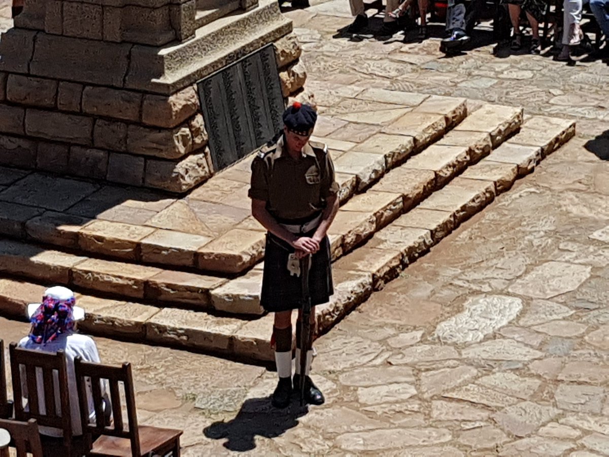 KingEdVIISchool's tweet photo. #RedMemorialParade @KingEdVIISchool #RemembranceDay2017 #sonsofthisplace https://t.co/yisIaOr1ES