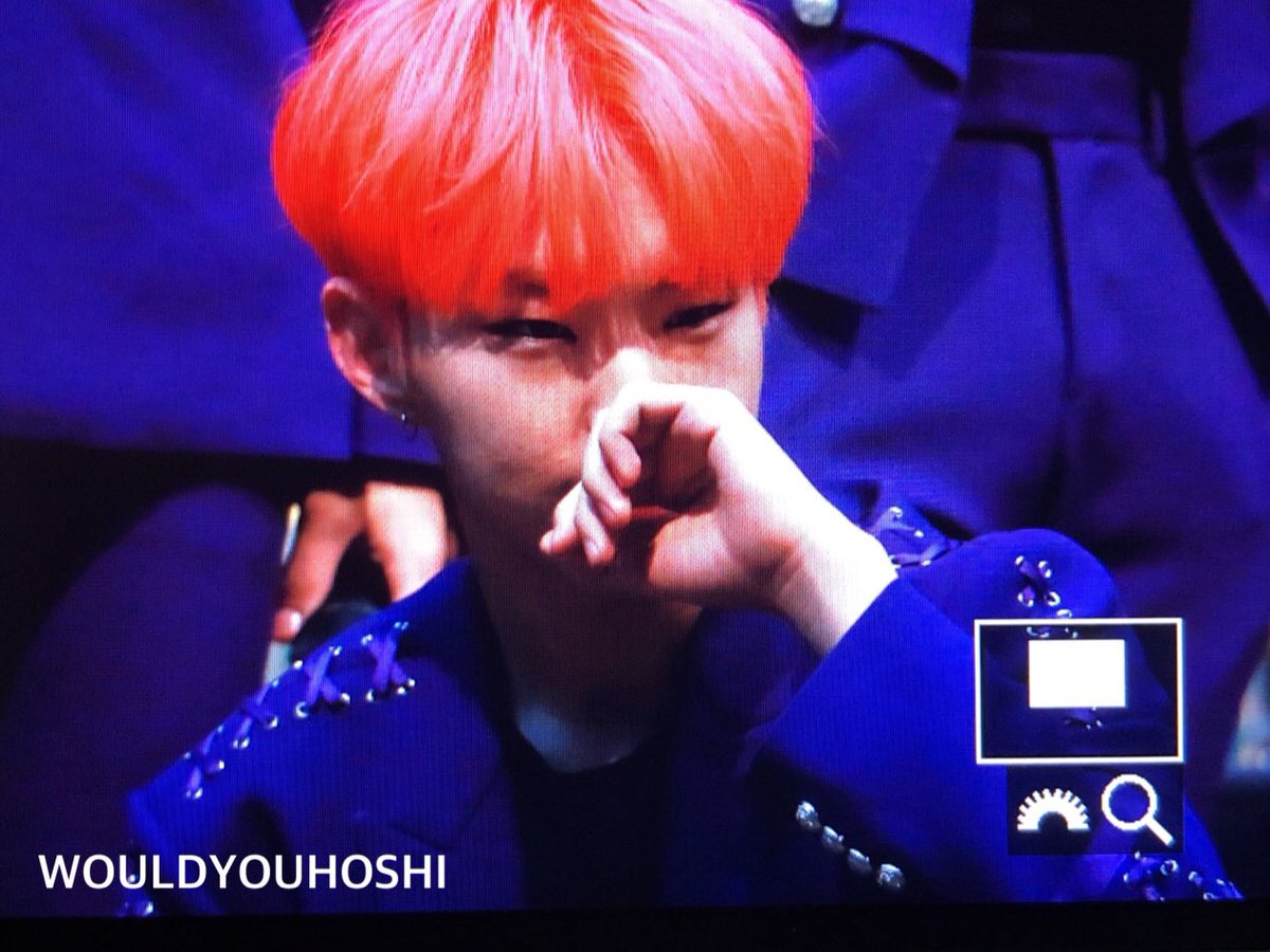 wouldyouhoshi's tweet photo. 멋진거 해야하는데 자꾸 웃음이나지 아이구><
#171112 목동팬싸 #호시 #권순영 #HOSHI #세븐틴 #SEVENTEEN @pledis_17 https://t.co/rmTWnq6yms