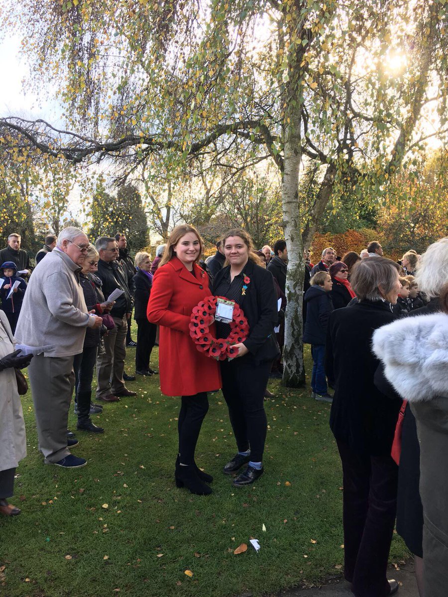 deactivated_hgt's tweet photo. It was an honour to be a part of the remembrance service today in Little Chalfont and lay a wreath on behalf of the school #RemembranceSunday @ChallonersHigh https://t.co/CrVrb8Sihn