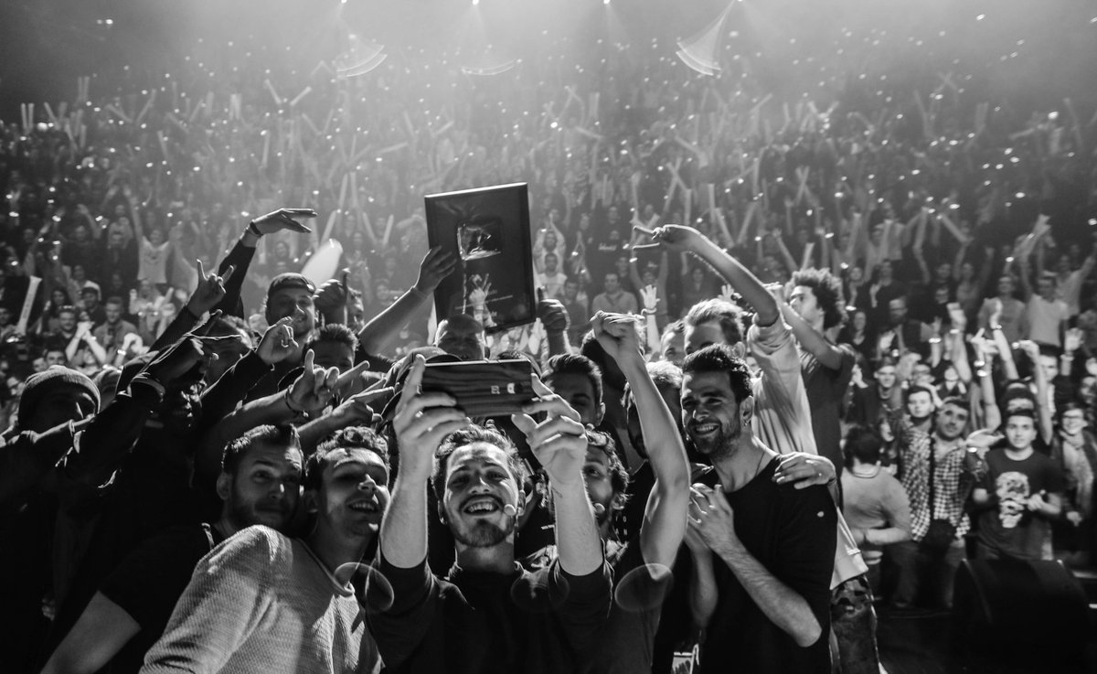 OJaquet's tweet photo. Bon voilà 3 semaines de folie ! 3 events au top :)! Merci à toutes les équipes pour ce boulot titanesque et big up la régie ! #wankilshowbarriere #jvpgw #xboxonexlive https://t.co/wgOA3oUrZS