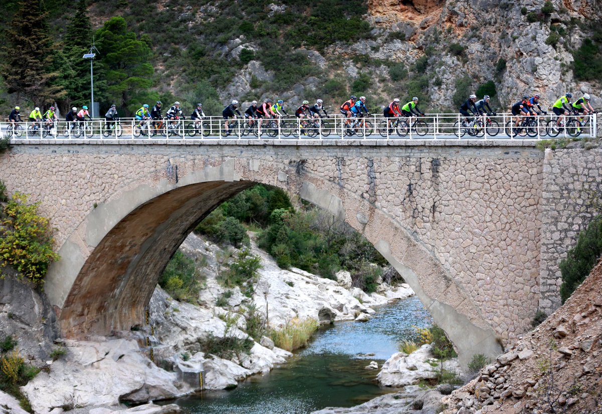 Lunch and more than half of Day 2’s 217km already done.
Good work #CycletoMAPIC 2017 crew    👍🏻