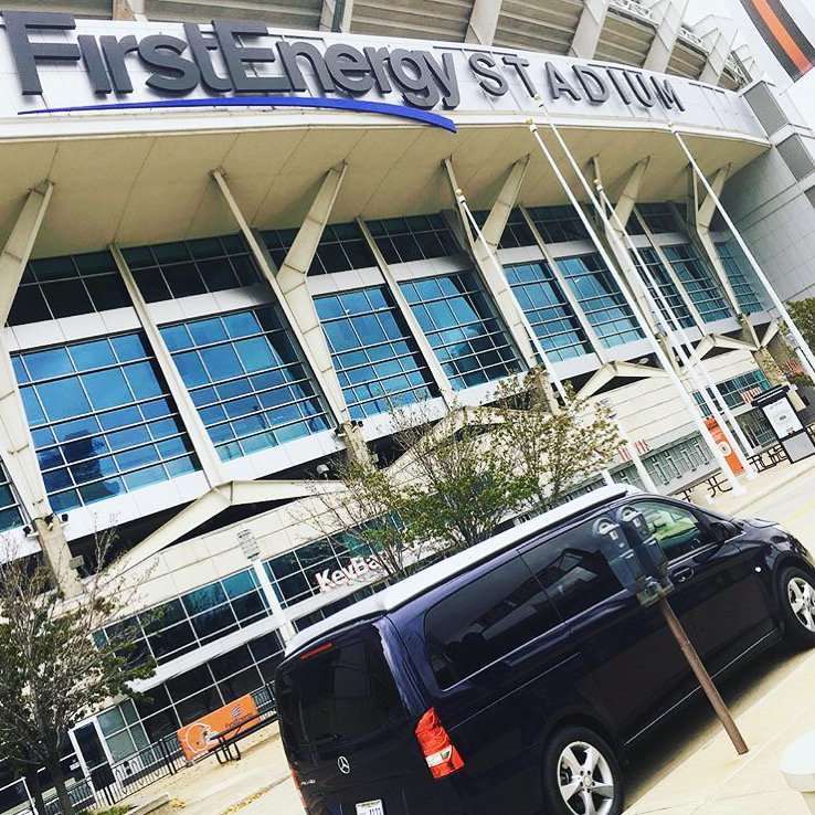 Experience #Cleveland with the MetriVan! Shout out to <a href="/whycle/">Daniel Santiago Ortega Agaton</a> for this awesome photo 🙌🏻
Rent Yours Today: bit.ly/2zQyufs