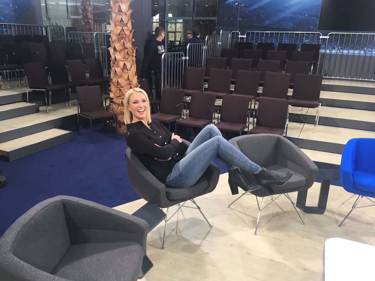 Ruth_Hofmann's tweet photo. Endlich hat man hier mal seine Ruhe...😂😜 #dopa #hitzig #dieruhedanach @SPORT1_Dopa https://t.co/AMz2JHRDAo