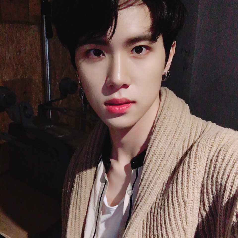 JBJtwt787's tweet photo. [#김동한😬] 오늘 인기가요를 마지막으로 판타지 활동을 
마무리하게 됐습니다! 
이제 시작인 JBJ 기대 많이 해주세요!❤️ https://t.co/M5CSDXRpip