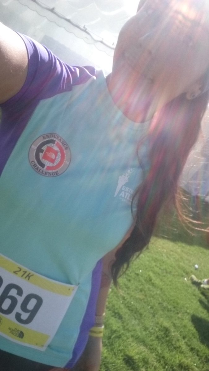 kattcorts's tweet photo. Ya llegamos a 20 minutos de actos protocolarios #WeRunOutsideCol https://t.co/Jpn1WMcbsq