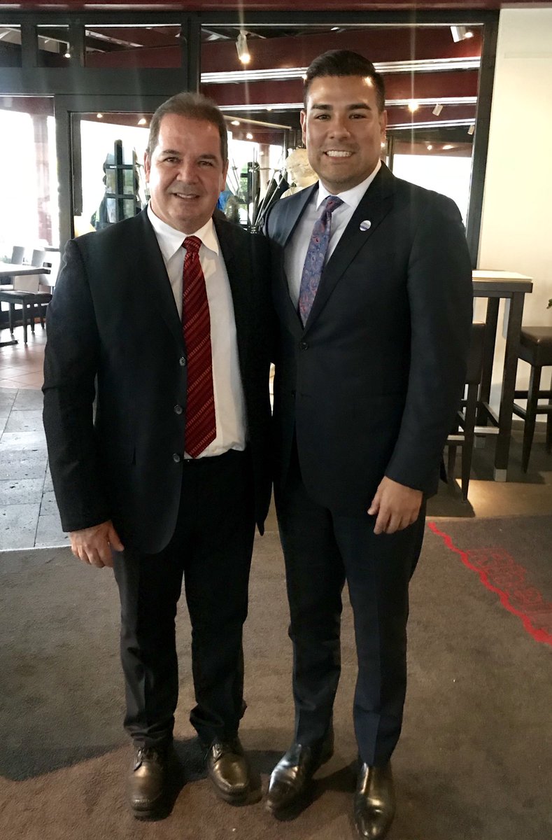 Ver imagem no Twitter Ver imagem no Twitter