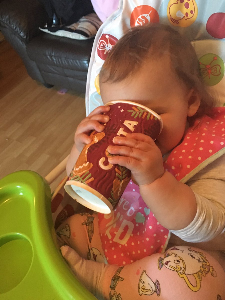 Keeds27's tweet photo. Think someone enjoys @CostaCoffee just as much as adults! #costa #coffee #christmascups #nobabieswereharmedinthemakingofthisphoto https://t.co/SQ868Lwgr1