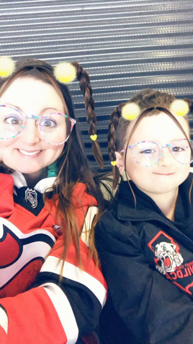 Suzanne888's tweet photo. @NJDevils v. @NHLPanthersNHL https://t.co/Mdxrhvjzci