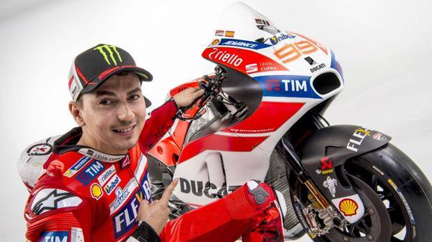 c0n4n82's tweet photo. Qualsiasi messaggio a dicono a #Lorenzo da parte di#Ducati, lui non si sposta.
Dedicato a tutti i tifosi Ducatisti fieri a inizio stagione di averlo in squadra
#Mappa8
#dovizioso
#ValenciaGP https://t.co/CkOLUM9r2J